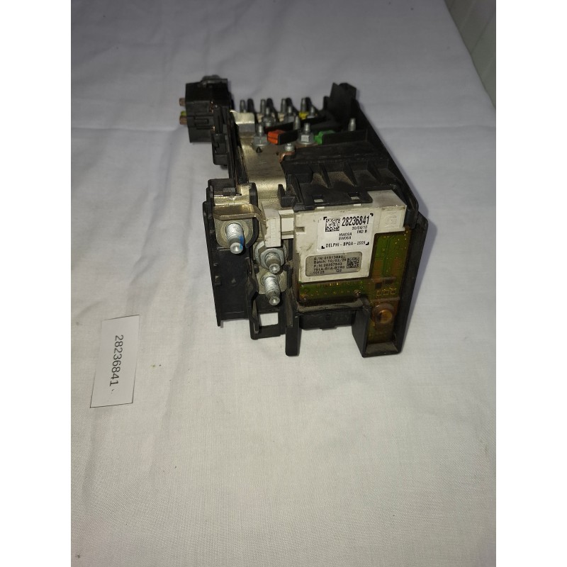 BOITIER FUSIBLES CITROEN / PEUGEOT
